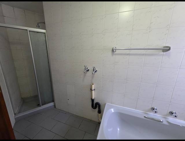 2 BEDROOM FLAT FOR SALE IN VANDERBIJLPARK SE 2